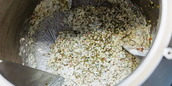 Рецепт оливье: как готовят салат в&nbsp;промышленном масштабе