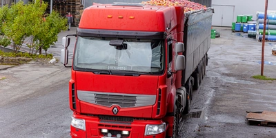 При производстве соков на&nbsp;предприятии используют яблоки из&nbsp;садов Краснодарского и&nbsp;Ставропольского края, Ростовской области, Дагестана и&nbsp;Крыма