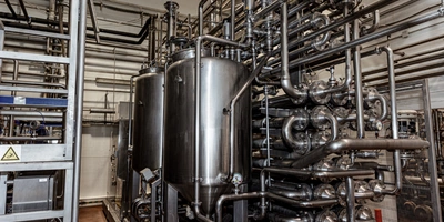 Чтобы сок стал прозрачным, его необходимо под&nbsp;давлением пропустить через мембрану ультрафильтрационной установки. Перед&nbsp;розливом сок пастеризуют, благодаря&nbsp;чему обеспечивается длительное хранение продукта