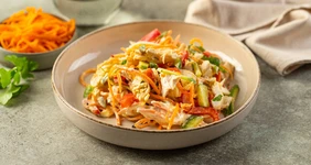 Салат с&nbsp;курицей и&nbsp;корейской морковью