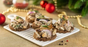 Бутерброды со шпротами по-новому