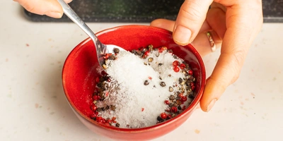 Как засолить сало дома: классический рецепт, варёное сало и&nbsp;домашняя буженина