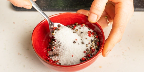 Как засолить сало дома: классический рецепт, варёное сало и&nbsp;домашняя буженина