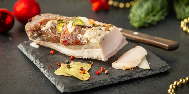 Как засолить сало дома: классический рецепт, варёное сало и&nbsp;домашняя буженина