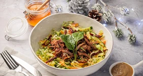 Салат из&nbsp;языка с&nbsp;овощами