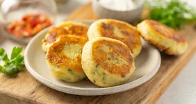 Несладкие сырники с&nbsp;зеленью