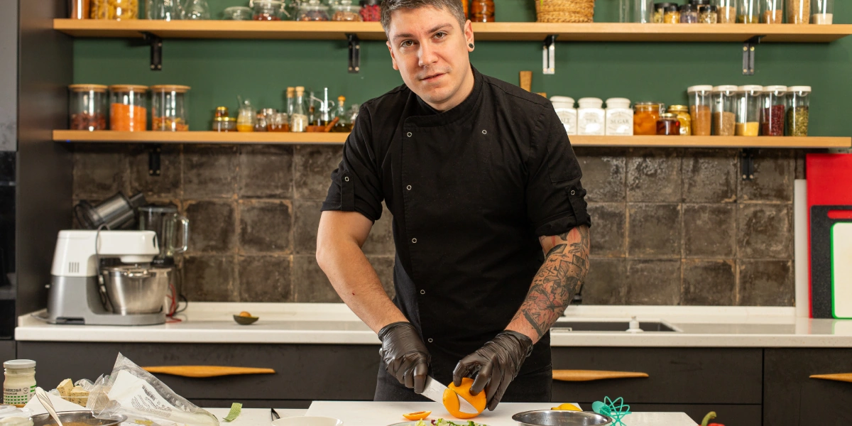 Горячая еда с&nbsp;доставкой на&nbsp;дом или в&nbsp;офис: всё о&nbsp;проекте Сгоряча от&nbsp;ВкусВилла