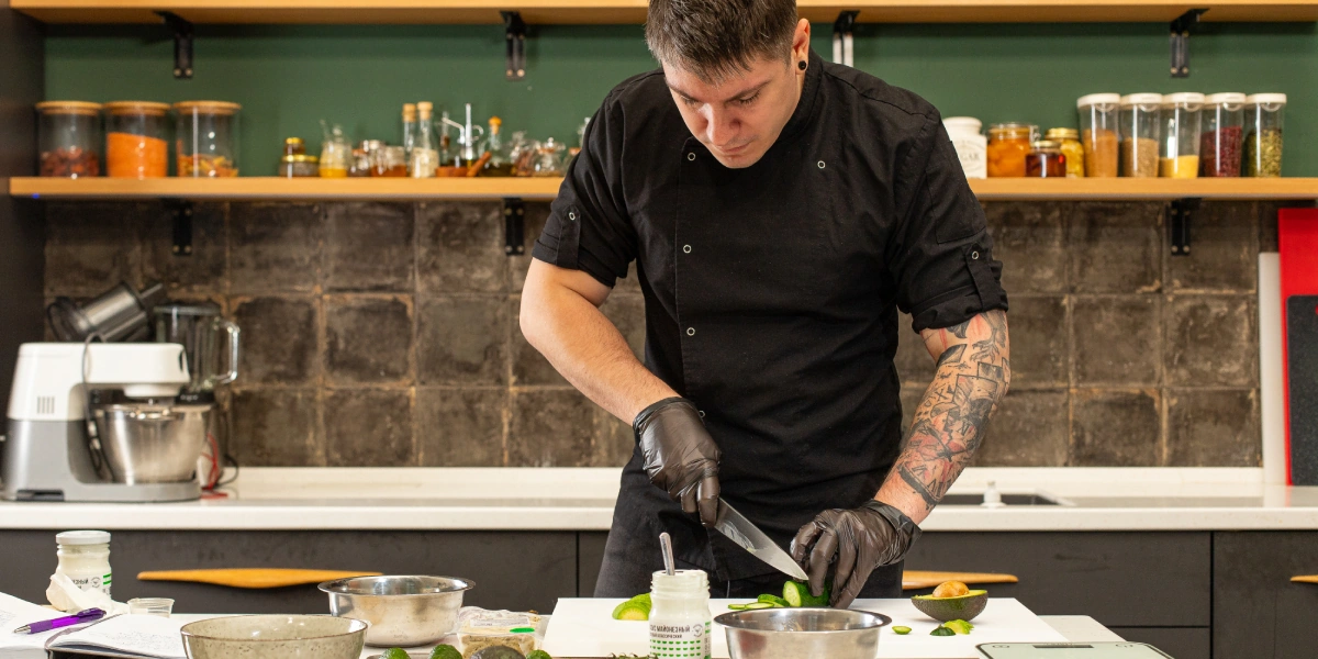 Горячая еда с&nbsp;доставкой на&nbsp;дом или в&nbsp;офис: всё о&nbsp;проекте Сгоряча от&nbsp;ВкусВилла