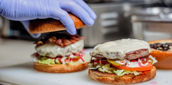 А возможностью дополнительно добавить ингредиенты в&nbsp;блюдо уже занимаются: для&nbsp;этого требуется техническая доработка каталога