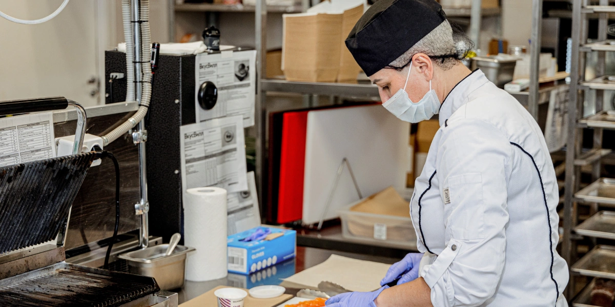 Горячая еда с&nbsp;доставкой на&nbsp;дом или в&nbsp;офис: всё о&nbsp;проекте Сгоряча от&nbsp;ВкусВилла