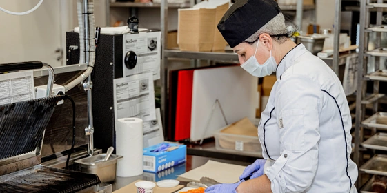 Горячая еда с&nbsp;доставкой на&nbsp;дом или в&nbsp;офис: всё о&nbsp;проекте Сгоряча от&nbsp;ВкусВилла