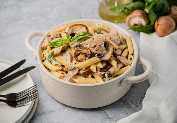 Рецепт «Паста с&nbsp;курицей и&nbsp;грибами»