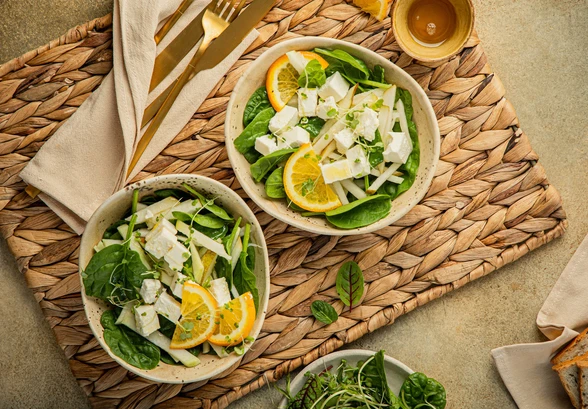 Рецепт «Салат с&nbsp;сыром, грушей и&nbsp;кольраби»