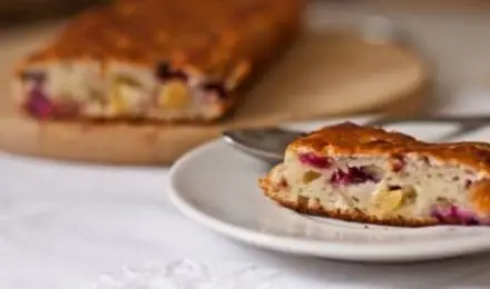 Рецепт «Творожный кекс с&nbsp;черной смородиной и&nbsp;изюмом»