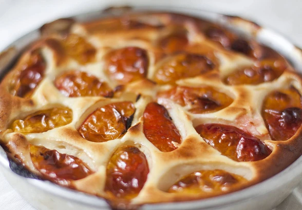 Рецепт «Творожник со сливами»