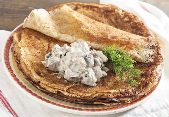 Рецепт «Гречневые блины с&nbsp;грибным соусом»