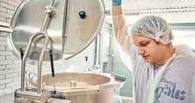 С ароматом колы и&nbsp;для&nbsp;интимной гигиены: как в&nbsp;Петербурге делают гели для&nbsp;тела