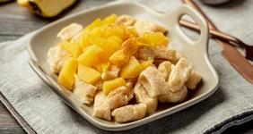 Ленивые вареники с&nbsp;айвой