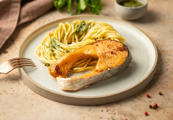 Рецепт «Паста с&nbsp;песто и&nbsp;форелью»