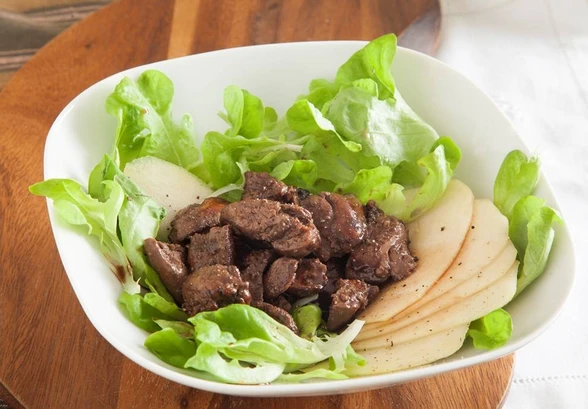 Рецепт «Салат с&nbsp;печенью и&nbsp;грушей»