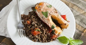 Форель с&nbsp;чечевицей в&nbsp;фольге