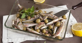 Барабулька в&nbsp;лимонном соусе с&nbsp;оливками