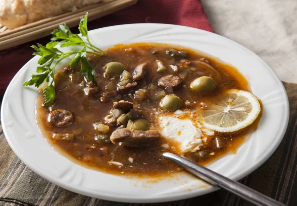 Рецепт «Солянка с&nbsp;ветчиной и&nbsp;охотничьими колбасками »