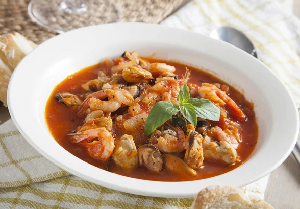 Рецепт «Томатный суп с&nbsp;морепродуктами»