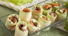 Рулетики с&nbsp;кабачком и&nbsp;неркой