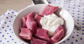 Розовые ленивые вареники