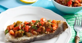 Палтус с&nbsp;сальсой из&nbsp;помидоров и&nbsp;баклажанов