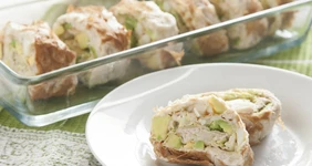 Закусочные рулетики с&nbsp;тунцом и&nbsp;авокадо