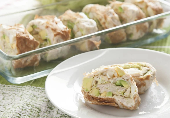 Рецепт «Закусочные рулетики с&nbsp;тунцом и&nbsp;авокадо»