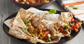 Рулеты с&nbsp;курицей в&nbsp;мексиканском стиле