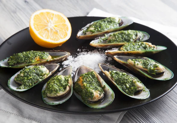 Рецепт «Мидии с&nbsp;зеленым маслом»