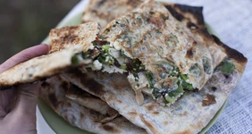 Горячий бутерброд с&nbsp;сыром на&nbsp;мангале