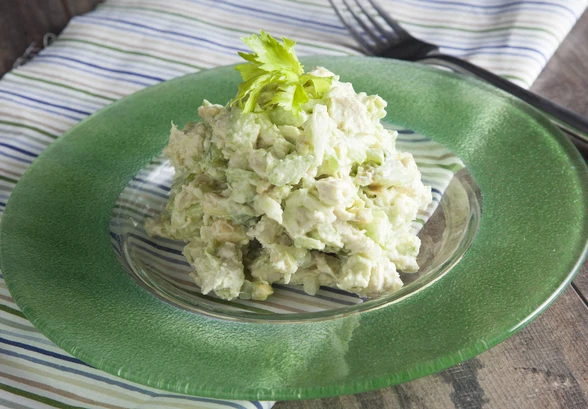 Рецепт «Салат с&nbsp;куриной грудкой и&nbsp;сельдереем»