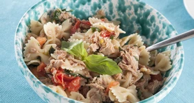 Паста с&nbsp;тунцом и&nbsp;помидорами