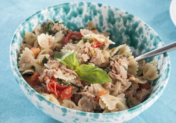 Рецепт «Паста с&nbsp;тунцом и&nbsp;помидорами»