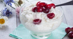 Рисовый мусс с&nbsp;вишней