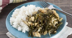 Морская капуста с&nbsp;рыбой в&nbsp;воке