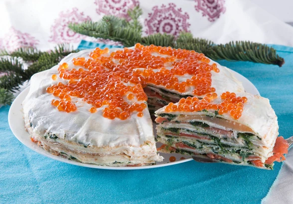Рецепт «Блинный тортик с&nbsp;неркой, шпинатом и&nbsp;сыром»