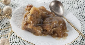 Быстрый имбирный пудинг с&nbsp;изюмом