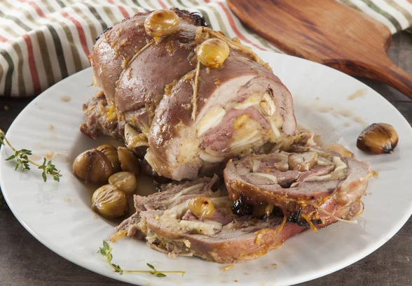 Рецепт «Рулет из&nbsp;индейки с&nbsp;каштанами в&nbsp;апельсиновой глазури»