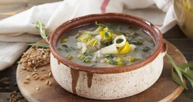 Армянский суп с&nbsp;пореем и&nbsp;полбой