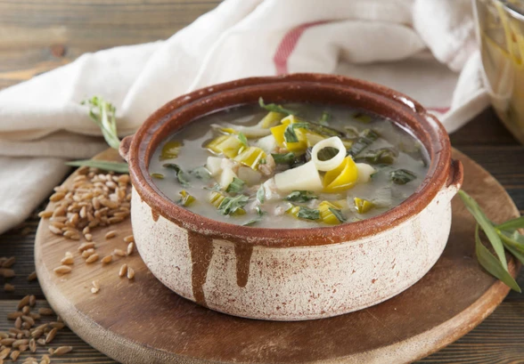 Рецепт «Армянский суп с&nbsp;пореем и&nbsp;полбой»