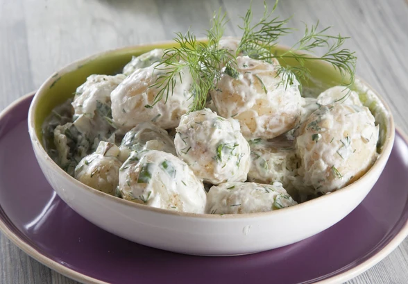 Рецепт «Салат из&nbsp;молодого картофеля»