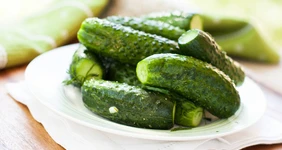 Быстрые малосольные огурцы