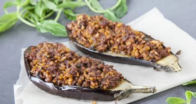 Фаршированные баклажаны с&nbsp;говядиной и&nbsp;булгуром