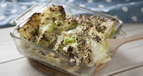 Молодая капуста, запеченная со сметаной